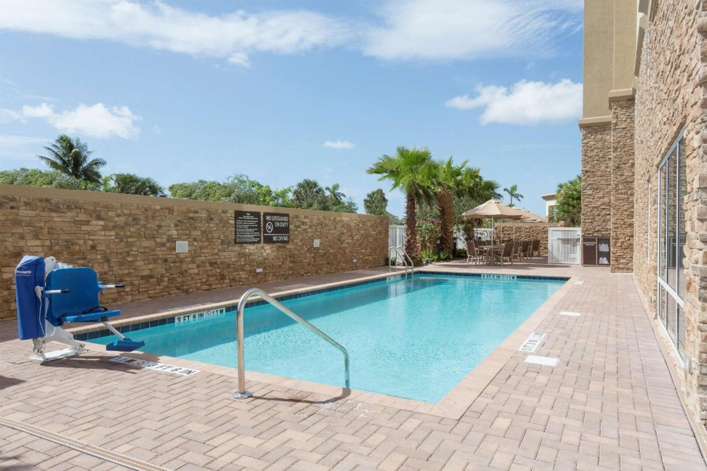 Hampton Inn By Hilton Fort Lauderdale Pompano Beach FL Main image